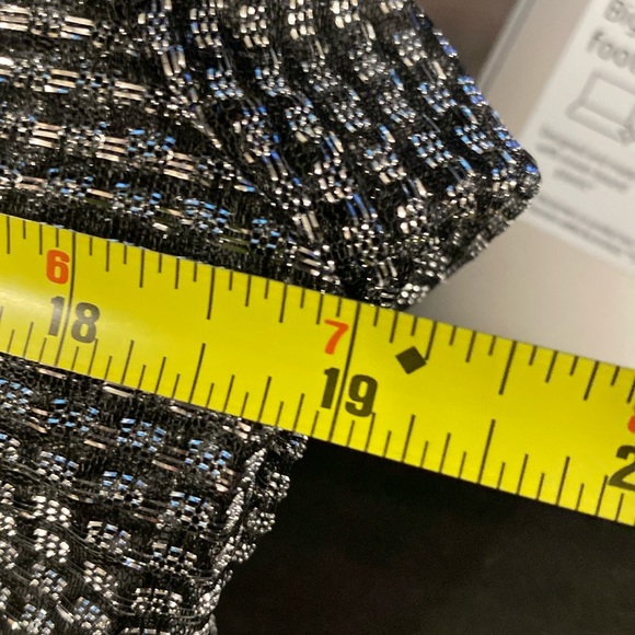 INCERUN - NWT - top: sheer black & silver l/s w collar and button cuffs - L - Picture 6 of 16